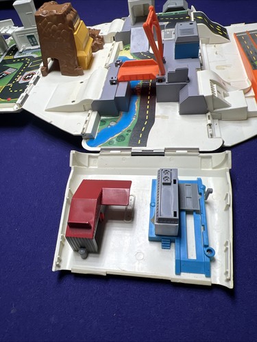 Vintage Micro Machines Van Playset + Cars / Tanks Galoob Ford Hot Wheels Playset - Picture 17 of 24