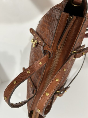 Camilla Convertible Rucksack 2025 braun geschwungenes Logo Muster - Bild 7 von 10