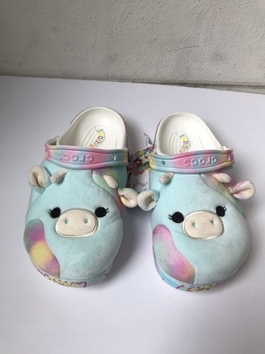 ZUECO CLÁSICO MUJER CROCS X SQUISHMALLOWS CAEDIA EDICIÓN LIMITADA TALLA 10 NUEVO CON ETIQUETAS - Imagen 1 de 10