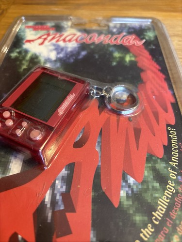 Original Anaconda Lcd Key Ring Game Bandai Ban Dai Unopened Carded Unplayed - Picture 3 of 12