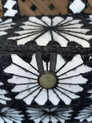 Vintage- Handmade crochet Black & White Purse Bag Box hombre Retro Pocketbook - Picture 2 of 8