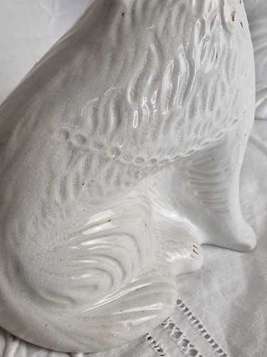 A Pair of Antique Staffordshire White Ceramic Spaniel Dog Figures 22 cm - Picture 7 of 11