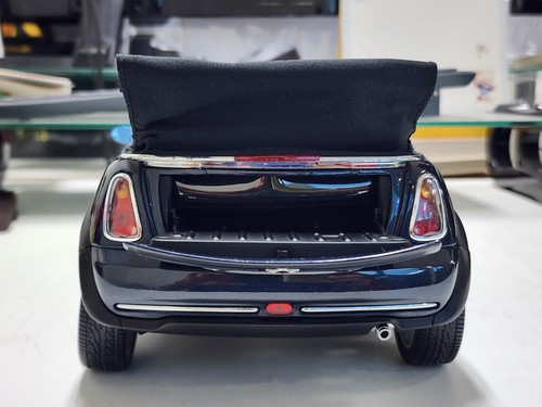 1:12 Kyosho Mini Cooper BMW Dealer Edition (Royal blue, White stripe) Diecast - Picture 4 of 10