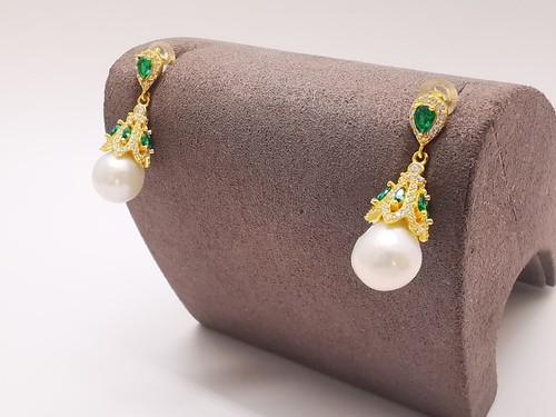 Genuine 9.4mm Natural White Seawater Pearl Earrings 9ct Gold Filled Emerald - Picture 15 of 20
