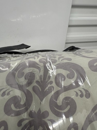 Modern Southern Home 6 Piece King Comforter Set Damask Pattern NEW - Picture 3 of 6