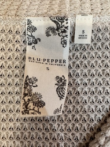 Blu Pepper Button Top Cream Knit V-Neck Cap Sleeves Size Small - Picture 6 of 6