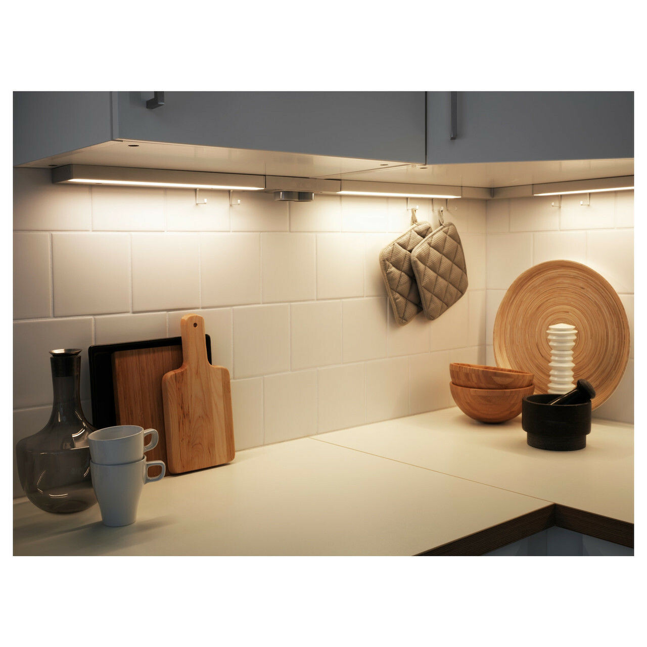 402.957.31 NEW Discontinued IKEA LED UTRUSTA countertop light white color 18/"L