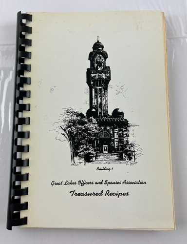 Great Lakes Officers and Spouses Association Treasured Recipes Cookbook 1996 - Foto 1 di 9