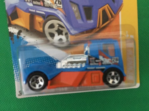 2011 Hot Wheels New Models Rennen Rig Blue 5SP B162 - Picture 2 of 7