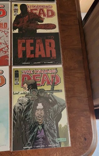 WALKING DEAD Comics 91-111+ ESCLUSIVA FCBD+Governatore Michonne Speciale in Plastica - Foto 6 di 13