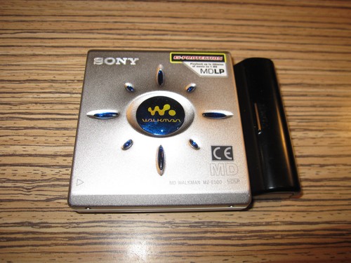 Sony E500. Lettore Minidisc / (300) MD + vano batteria - Foto 2 di 8