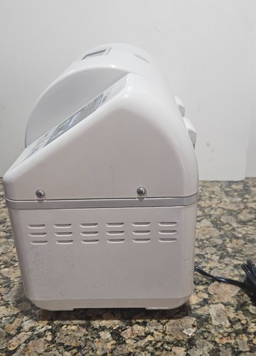 Máquina para hacer pan Zojirushi Home Bakery BBCC-V20 2 lb doble paleta - probada - Imagen 7 de 11