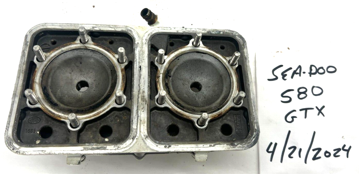 1995 Seadoo SPI GTX 580cc Cylinder Head 290913352 FRESHWATER 1995 Seadoo SPI GTX 580cc Cylinder Head 290913352 FRESHWATER