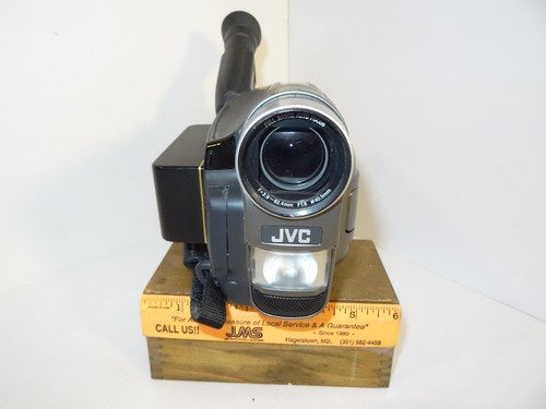 JVC Super VHS-C Camcorder w/battery & Charger model GR-SXM520U (Parts/Repair) - Picture 4 of 11