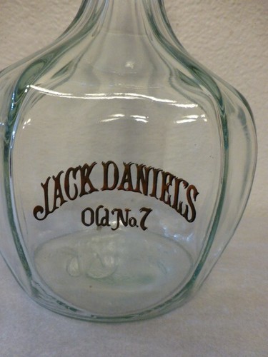 Vintage JACK DANIEL'S Old No. 7 Decanter 1.75 Liters - Picture 2 of 6
