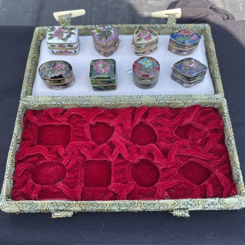 Otto portapillole vintage smaltate cloisonne con cerniera in vetrina floreale belle - Foto 3 di 21