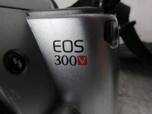 Canon EOS 300V 35mm SLR Camera, Silver, Zoom Lens - Picture 11 of 21