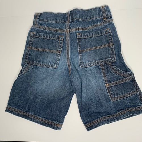 Conjunto para niños talla 5 - Camisa azul con botones, pantalones cortos de jean y pantalones cortos cargo - 3 piezas - Imagen 6 de 10