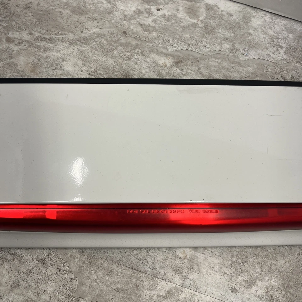 2002-2009 Chevrolet Trailblazer Rear Spoiler w/ 3rd Third Brake Light White READ - Image 4 of 4