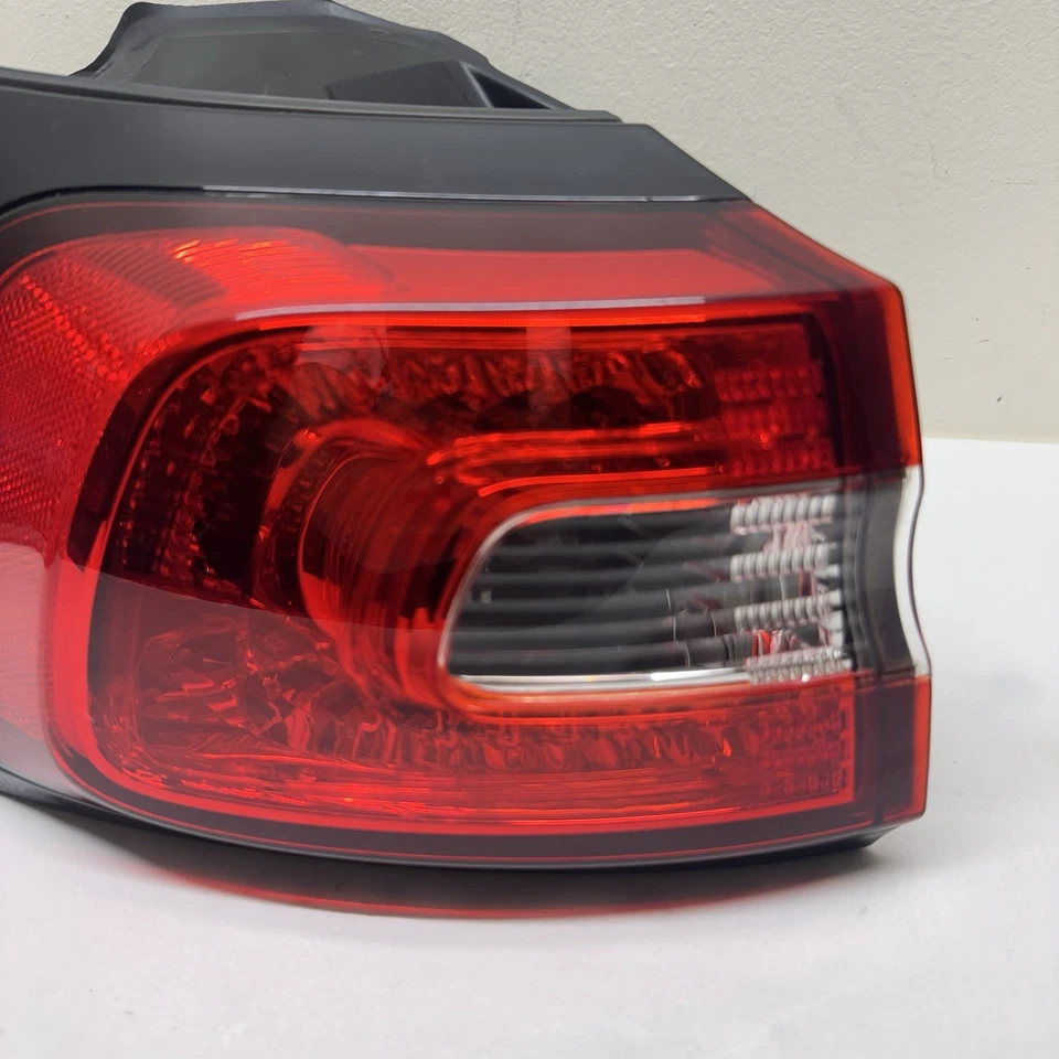 Luz trasera izquierda lado del conductor Jeep Cherokee 2014-2018 OEM 68102907AF Foto 2 de 4