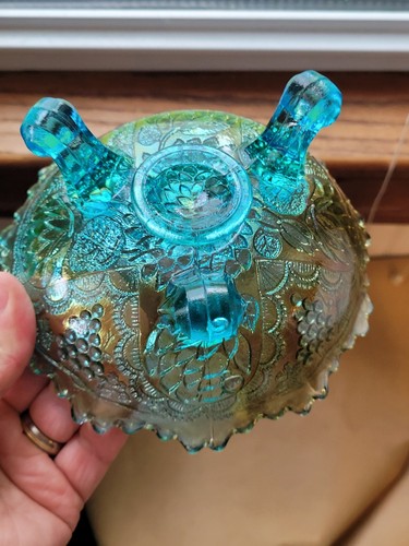 Very Scarce Aqua Blue Fenton Carnival Glass Lotus & Grape Pattern Bowl - Picture 3 of 15
