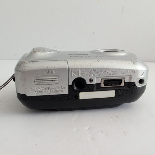Kodak EasyShare CX6200 2.0MP Compact Digital Camera Parts Only Not Working - Picture 7 of 11