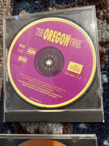 VTG LOT,  PC CD ROM Games, LOR, CSI, Life, Clue, Hunt, Rare, Final Four, PAC Man - Picture 10 of 22