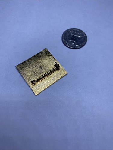 Lapel Pin - Sugarloaf Inn Resort Sku 48 - Picture 3 of 3