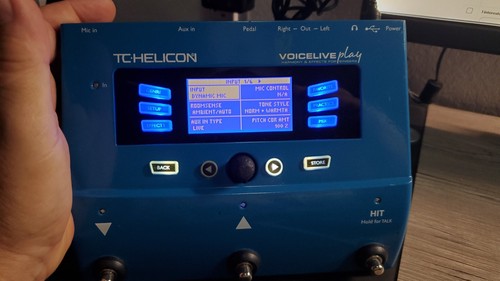 TC-HELICON VOICE LIVE Play Vocal Effect Processor w/ Power & Cables - Picture 4 of 7
