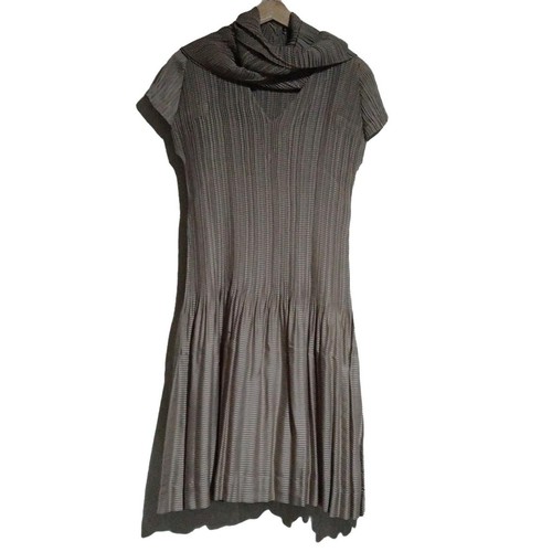 Auth ISSEYMIYAKE - IM13FH704 Beige Women's Dress