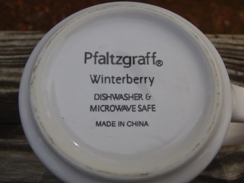 SET of 4 Pfaltzgraff WINTERBERRY Holiday Joy and Cheer 12 Oz MUGS Holly Berries - Picture 6 of 6