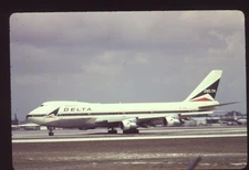 Dupe 35mm airline slide Delta Air Lines 747-132 N9899