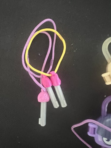 Huge Lot Of Hasbro Lock Stars Lock Figures, Mini Lock Pals, Keys, & Charms - Picture 7 of 7