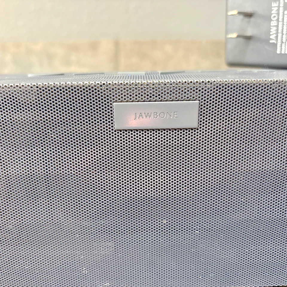 Altavoz inalámbrico Bluetooth Jawbone Big JAMBOX - Grafito hexagonal - PROBADO - FUNCIONA - USADO EN EXCELENTE ESTADO Foto 2 de 4