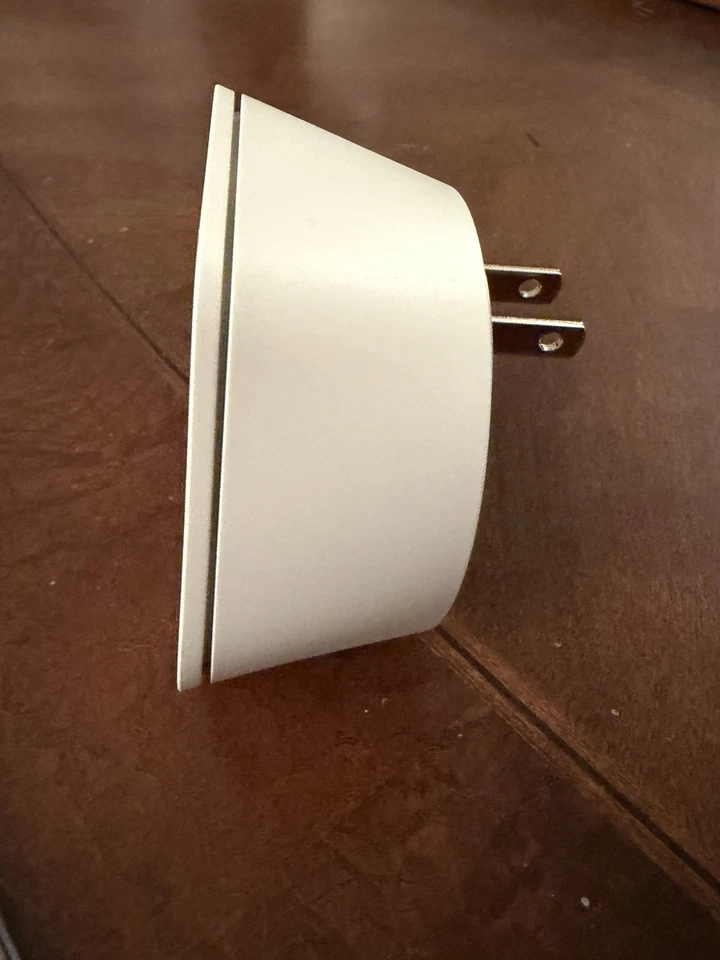 Xfinity Comcast xFi Pod 2nd Gen Model XE2-SG WiFi Network Extender *Red Dot* - Image 4 of 4