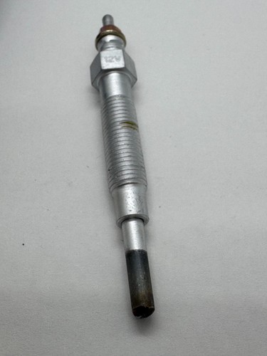 MD050212 NEW OEM Genuine Mitsubishi GLOW PLUG L200 L300 Pajero - Picture 5 of 5