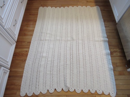 Vintage Hand Made Crochet Cream Ivory Afghan Throw Blanket 49"X62" Scallop - Picture 6 of 6