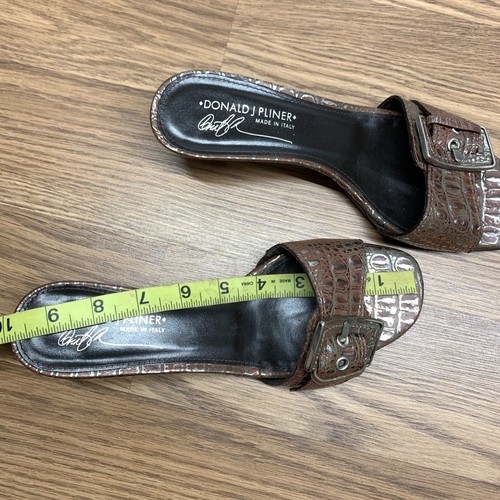 Donald J Pliner Italy Kinzy Kitten Heels Mules Brown Croc Print Buckle 8.5M - Picture 11 of 12