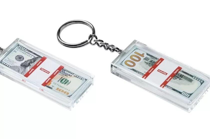 Porte clés Supreme Cash Paperweight • Posté en croix • Must Have • Ferme