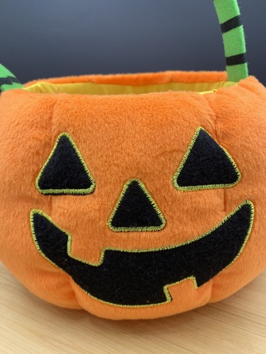 Plüsch Kürbis/Jack-o-Laterne Süßigkeiten Eimer mit kostenlosem Leuchtstab KOSTENLOSER VERSAND! - Bild 2 von 9