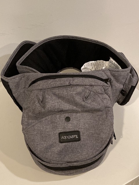 Tushbaby Hip Seat Ergonomic Strapless Baby Carrier Gray/Black 0-36 Months 8-44lb Tushbaby Hip Seat Ergonomic Strapless Baby Carrier Gray/Black 0-36 Months 8-44lb