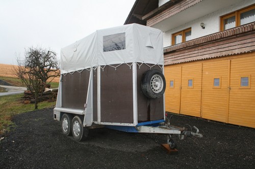 Plane mit Randverstärkung und Ösen im Abstand 25 cm, nach Maß, LKW Plane 680g/m² - Bild 11 von 11