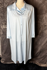 VTG Vanity Fair Robe Large House Coat Pale Blue Nylon Lightweight Embroidered 80