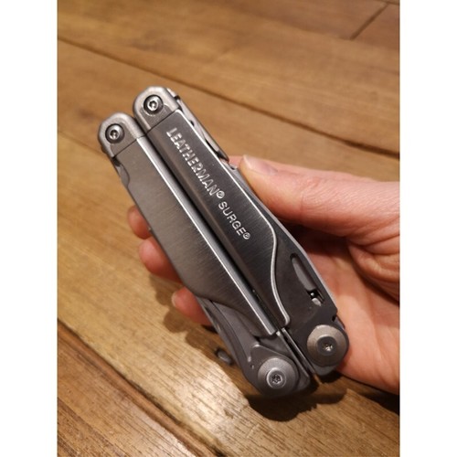 Pinza multiuso Leatherman Surge 21 funzioni - Foto 4 di 6