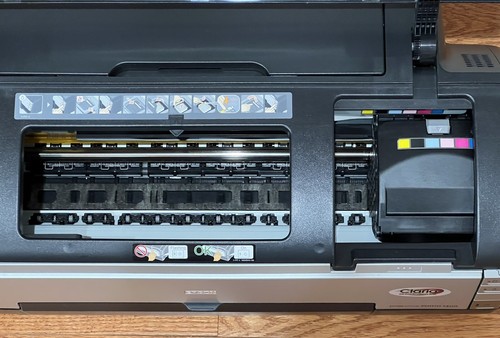 Epson Stylus Photo 1400 Wide Format Printer Powers On - Picture 12 of 23