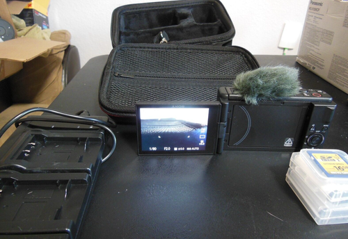 Sony ZV-IF 3 battereies,case,16BB SD. renewed refurfished. Great resolution - Picture 4 of 6