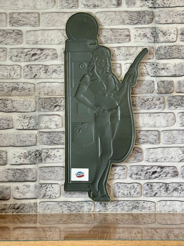 Blechschild Pump Girl geprägt XL  Zapfsäule USA Garage Biker Deko 80x36cm - Afbeelding 4 van 4