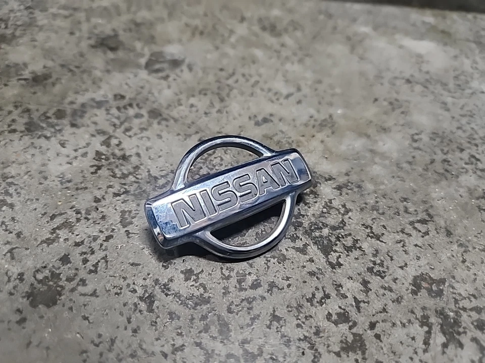 99 00 01 NISSAN PATHFINDER REAR GATE LID EMBLEM BADGE SYMBOL LOGO USED OEM B13 - Image 2 of 4
