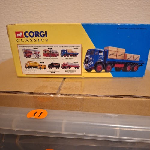Corgi 27501 Atkinson 8 Rad Plattform LKW mit Kisten Aaron Henshall (15) - Bild 12 von 15
