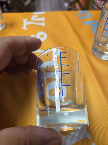 Barclay's Royal Canadian Whiskey 2.5oz Measuring Shot Glass BLUE DESIGN RARE - Picture 4 of 9